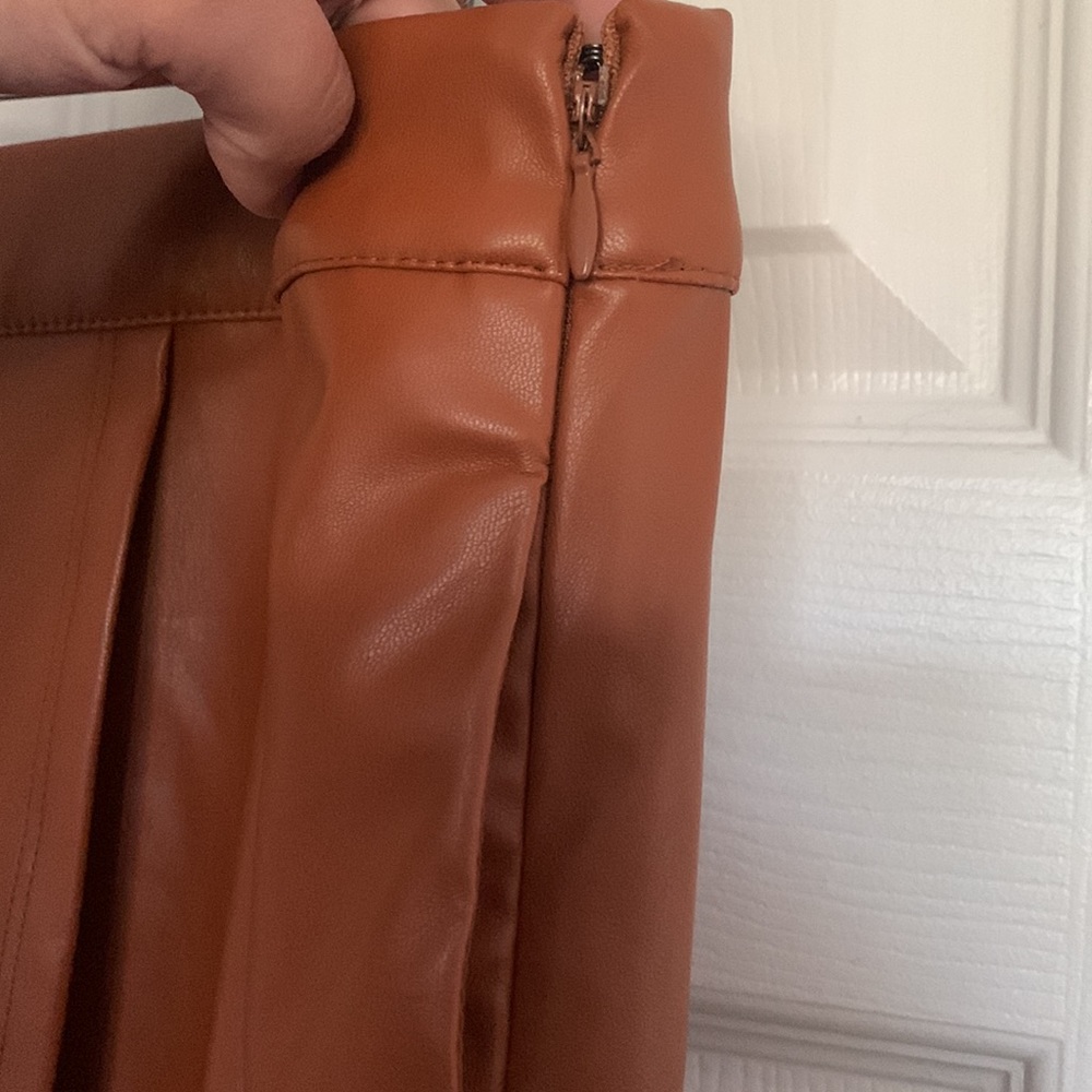 Side Zipper Brown Pleather Middy Skirt - Picture 4 of 7